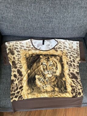 Women’s Brown Tiger Graphic Short Sleeve Blouse